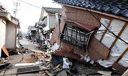 Japonya’da 6,0 büyüklüğünde deprem! 6 bina yıkıldı! Can kaybı yok!
