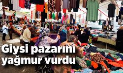 Giysi pazarını yağmur vurdu