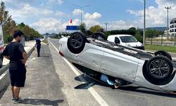 Otomobil tepetaklak oldu, sürücüsünün burnu bile kanamadı