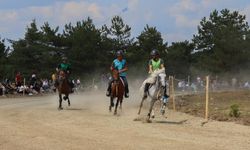 Kastamonu'da geleneksel at yarışına vatandaşlardan büyük ilgi