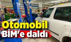 Otomobil BİM'e daldı, vatandaş çekiliş var sandı