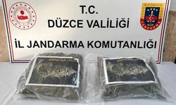 Otomobildeki valizin içinden uyuşturucu çıktı