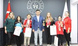 Yazıcı'dan başarılı sporculara hediye