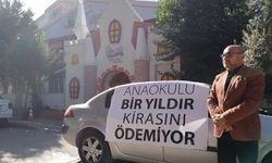 Anaokulu önünde şaşırtan pankart