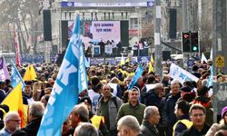 Kamu çalışanlarından miting