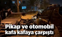 Pikap ve otomobil kafa kafaya çarpıştı: 3 yaralı