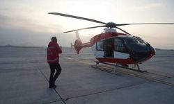 Ambulans helikopter bir günlük bebek için havalandı