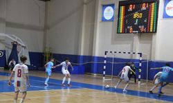 Okul sporları futsal şampiyonası heyecanı sürüyor