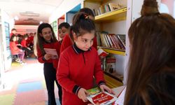 Gezici Kütüphane aracı öğrenciler ile buluştu