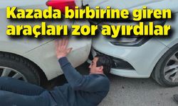 Zincirleme kazada birbirine giren araçları zor ayırdılar