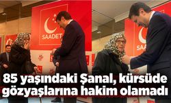 85 yaşındaki Şanal, kürsüde gözyaşlarına hakim olamadı