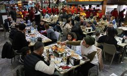 İlk iftarda kebapçılar doldu taştı