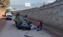 5 metre yükseklikten uçarak ters döndü: 2 yaralı