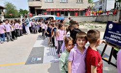 Güvenli trafiğin şartlarını ‘tebessümle’ öğrendiler