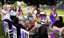 Alzheimer Merkezindeki anneler unutulmadı