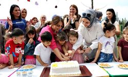 Miniklerden duygusal Anneler Günü kutlaması