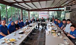 Kusursuz kafenin çalışanlarıyla bir araya geldiler