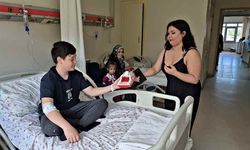 Üniversite öğrencileri başlattıkları kampanya ile hasta çocukların yüzünü güldürdü