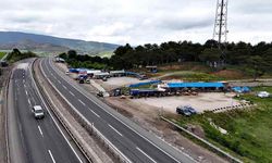Kemikli Rampaları’ndaki barakalar hem trafik güvenliğini tehdit ediyor hem de mesire alanını engelliyor