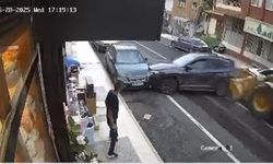 Freni arızalanan kepçe, 4 araca çarptı