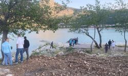 Gölde kaybolan mermer işçisi için arama çalışması başlatıldı