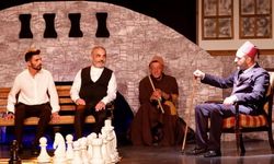Hem yazdı hem oynadı