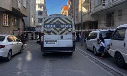 Sokakta oynarken servis aracının çarptığı çocuk ağır yaralandı