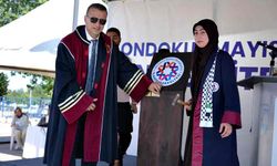 Hem hafız oldu hem fakülteyi birincilikle bitirdi