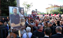 "Onlar arabalarını kurtarmaya giderken, bizim canlarımız içeride dumandan boğuluyordu"