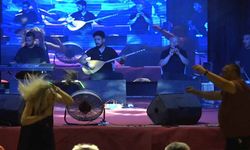 Antalya’daki festivalde sahnede ilginç an: Dron sanatçının kafasına çarptı