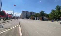 Elazığ’da sıcaklık 40 dereceye yaklaştı, caddeler boş kaldı