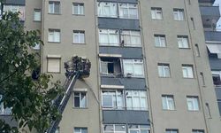 Üsküdar'da 10 katlı binada yangın: 4 kişi mahsur kaldı