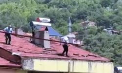 5 katlı binanın çatısında canlarını hiçe saydılar