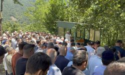 Engelli kızını boğulmaktan kurtaran baba defnedildi