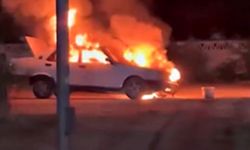 Seyir halindeki Tofaş otomobil alev topuna döndü