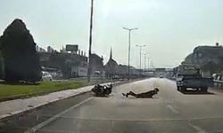 Yola biran da çıkan çekiciye motosiklet çarptı