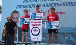 İzmit Körfezi'nde nefesler tutuldu: 343 kişi aynı anda 2 bin 600 metre kulaç attı
