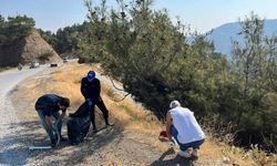 Manisa’da Huzurevi sakinleri çevre temizliği yaptı