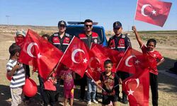 Kırşehir'de jandarma, tarım işçilerinin çocuklarıyla buluştu