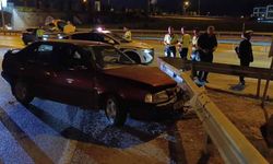 Bariyerlere çarpan sürücü trafik ekiplerine zor anlar yaşattı