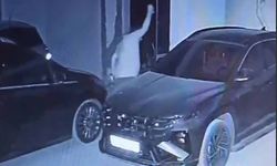 Isparta'da sitenin otoparkındaki araçlara zarar veren kişi güvenlik kamerasında