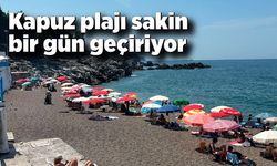 Kapuz plajı sakin bir gün geçiriyor