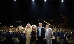 Sena Şener, 27. Çivril Elma Festivalinde unutulmaz bir gece yaşattı