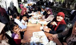 Geleneksel Hacet Bayramı'nda dağıtılan yemek için 150 kilo pirinç ve 200 kilo et kullanıldı