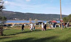 Bolu’nun doğa harikası Abant’ta ziyaretçiler akın etti