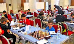 Çeşme’de satranç turnuvası düzenlendi