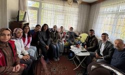 Üniversiteli gençler Bolu'nun asırlık çınarıyla buluştu