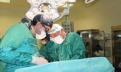 Hasta kadının karnından 15 kilo tümör çıkarıldı