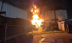 Sobadan sıçrayan kıvılcımlar iki iş yerini yaktı