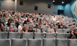 Kadınlar için film gösterimi